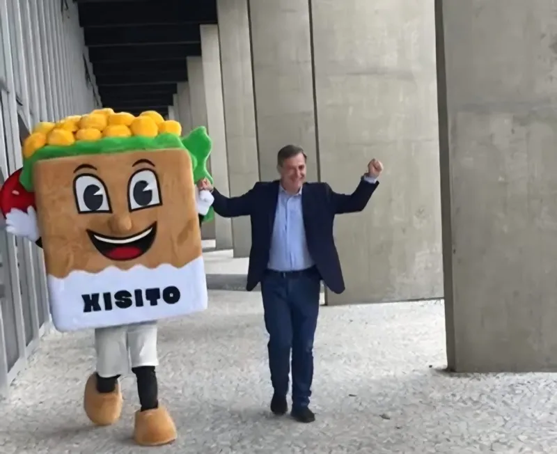 Prefeito de Criciúma apresenta o Xisito, novo mascote da cidade