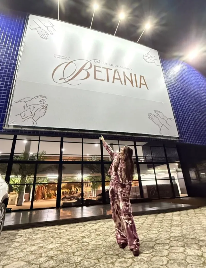 11 mil mulheres invadiram Criciúma em encontro evangélico