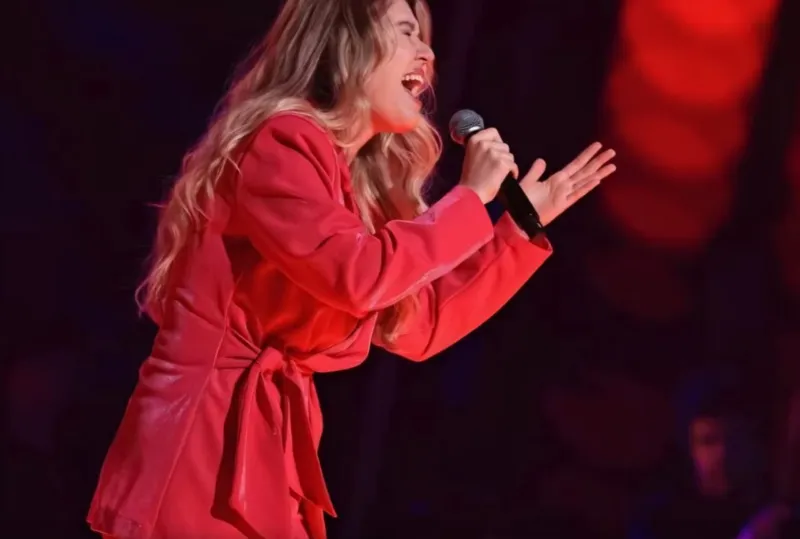 Cantora de Criciúma conquista vaga no The Voice Brasil 2025
