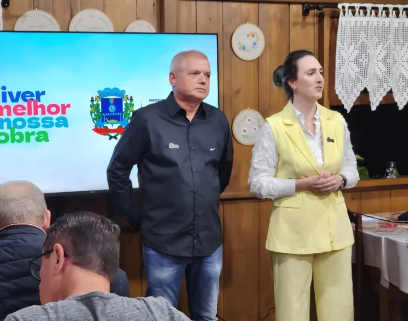 Minestra, ovo frio e R$ 60 milhões: prefeita de Nova Veneza serve jantar e anuncia pacote de obras