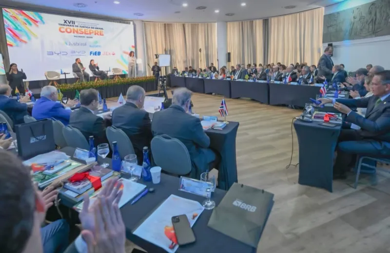 Publicitário criciumense Lucas Borges palestra em evento nacional em Salvador