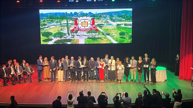 Sessão Especial homenageia a história do Legislativo de Criciúma