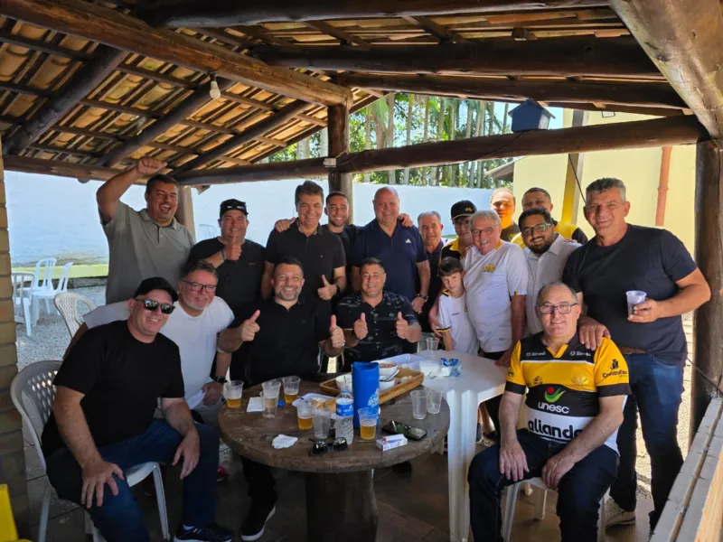 Esquerda e direita se encontram em festa de ex vereador de Criciúma