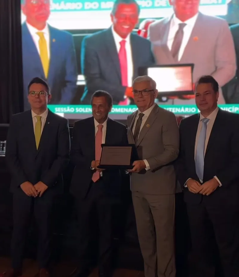 Júlio Garcia reúne prefeito e ex-prefeitos de Criciúma em sessão solene da Alesc