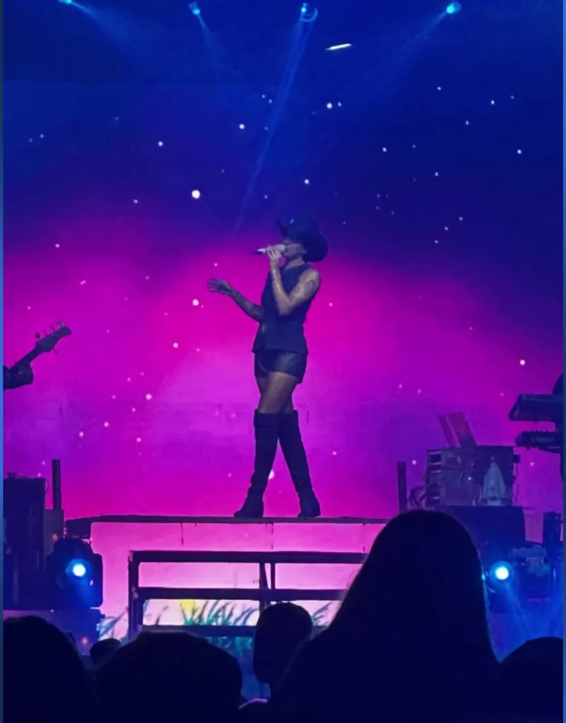 Fenômeno do Agro Pop, Ana Castela faz show histórico em Tubarão