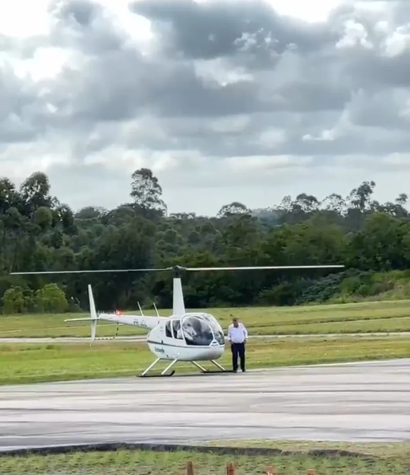 Prefeito mais rico do Sul chega de helicóptero para reunião da Amrec