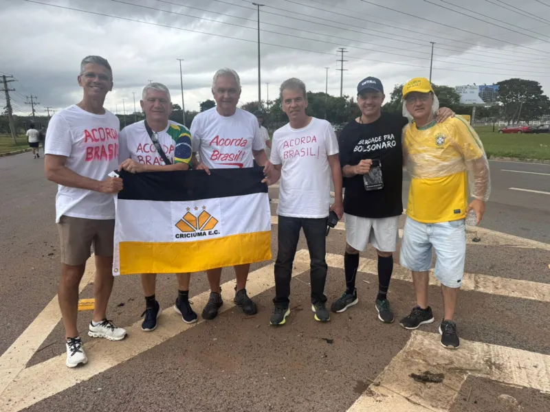 Empresário criciumense participa de caminhada em Brasília