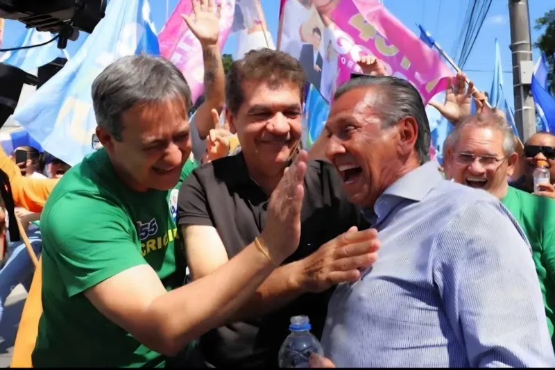 Salvaro sai da toca, tira o Arleu e volta a cena política