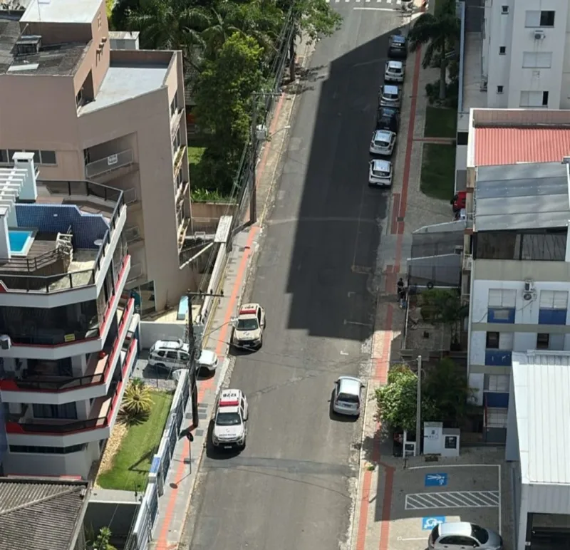 Cobertura de luxo vira palco de disputa familiar e mobiliza três viaturas da PM em Criciúma