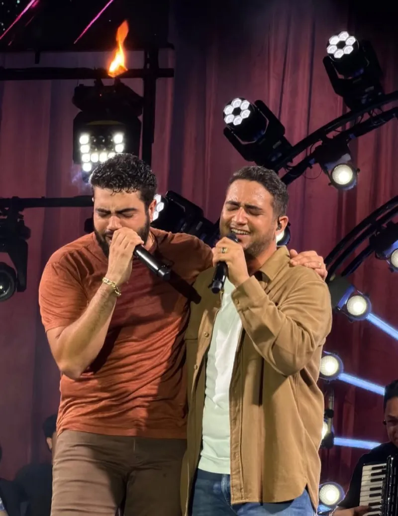 Onda de furtos de celulares em show lotado de Henrique & Juliano em Tubarão