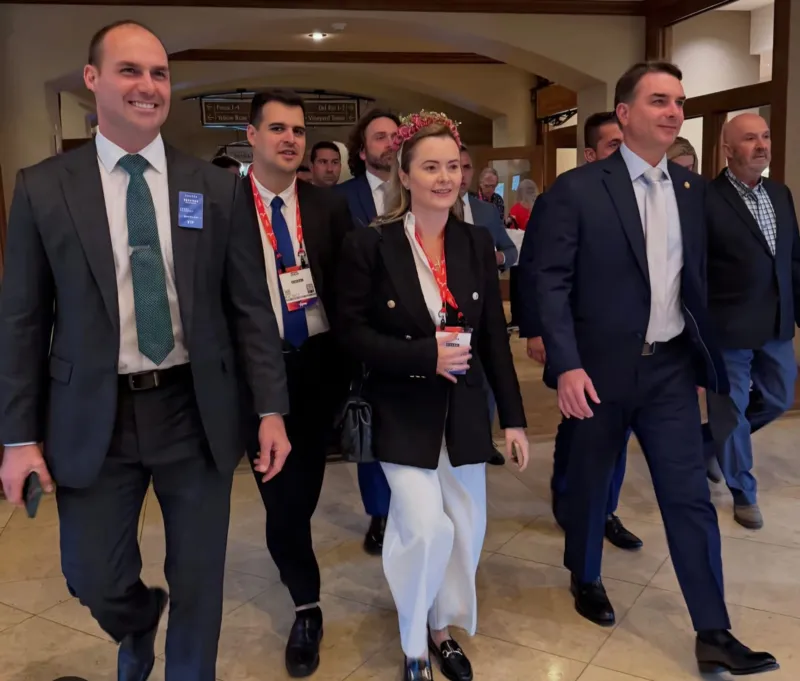 Criciumense Julia Zanatta avança no primeiro escalão do clã Bolsonaro