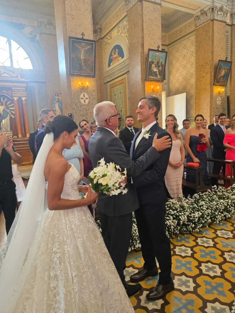 Casamento de Julia Spillere e Felipe Sartor é o grande acontecimento do ano no Sul catarinense