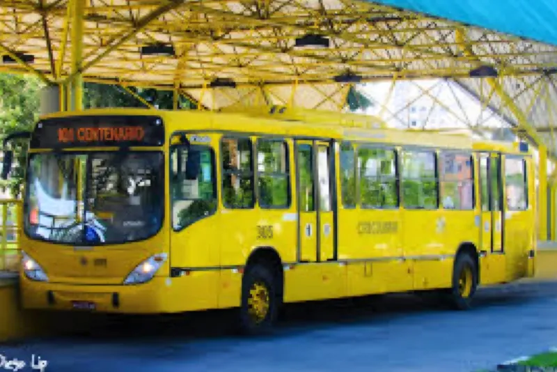 Decisão judicial apreende 20 ônibus e agrava crise no transporte coletivo de Criciúma