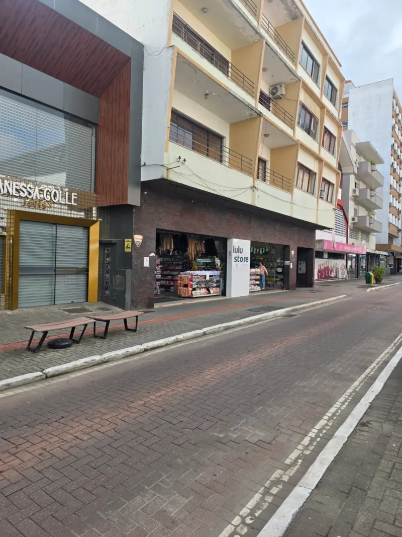 Nem o feriado parou os chineses no Centro de Criciúma