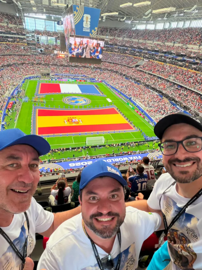 Criciumenses vibram com a classificação da Espanha direto das arquibancadas da Copa