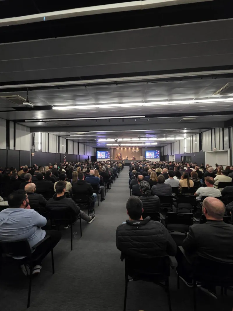 Empresário banca palestra de peso e renda vai para o Bairro da Juventude