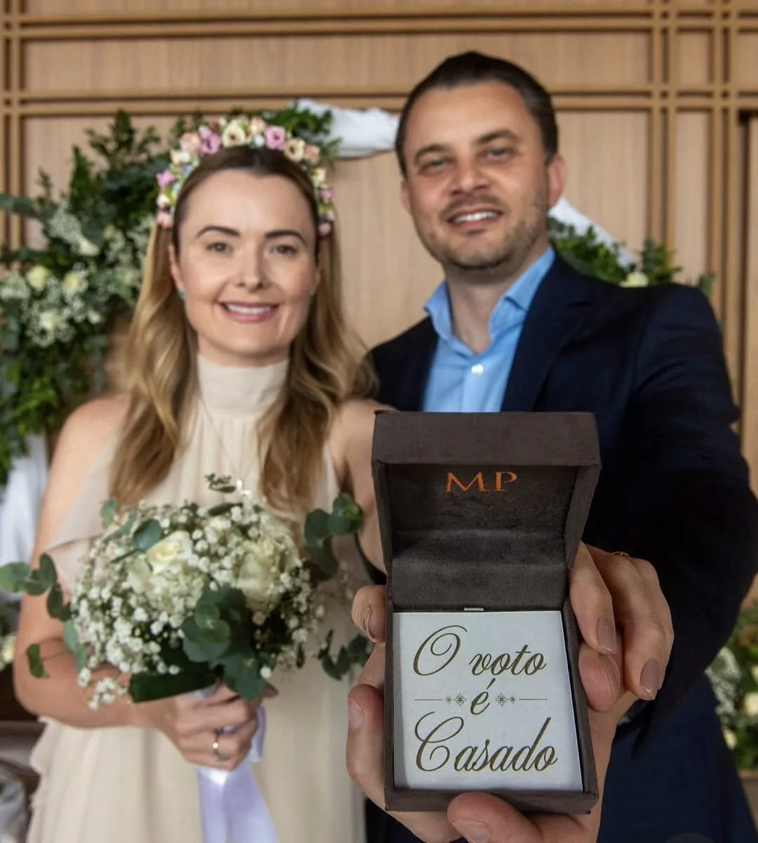 Júlia Zanatta oficializa casamento em cerimônia reservada, a poucos dias das eleições
