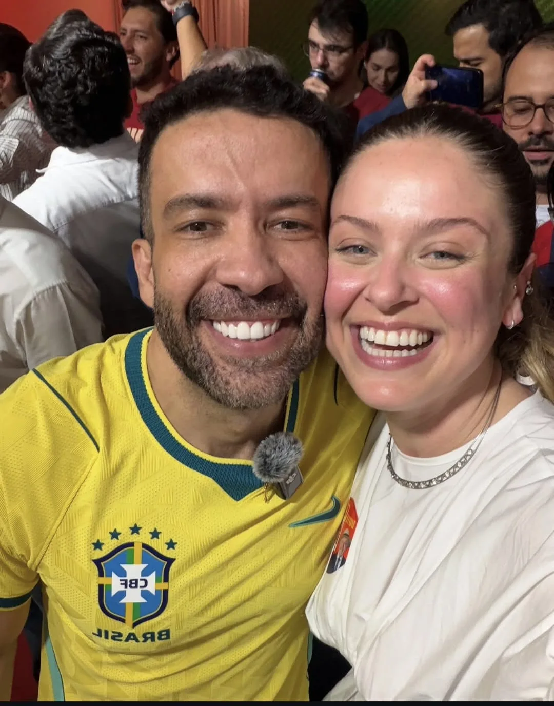 Uma criciumense no colo de Lula, outra com o relho na mão: Brasília vai ferver
