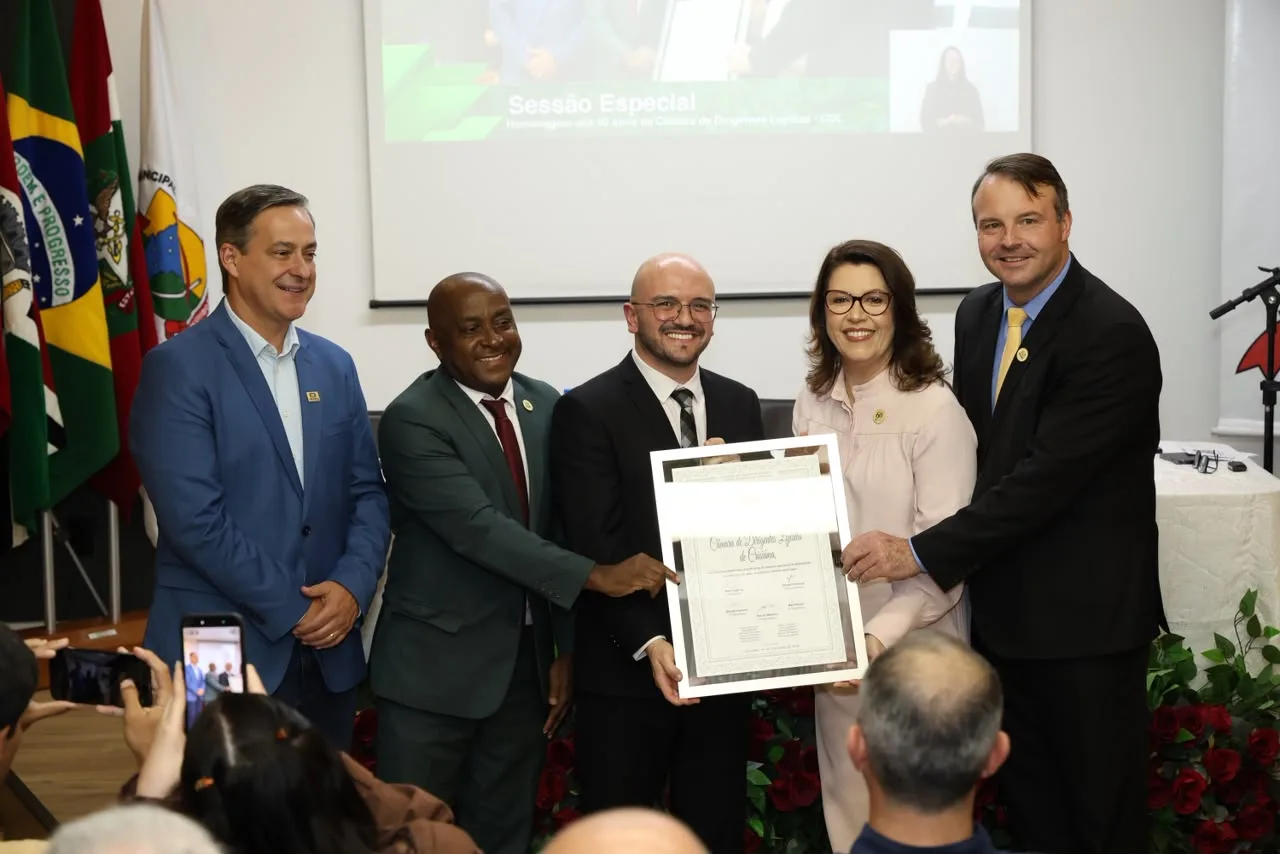 Câmara de Vereadores presta homenagem aos 60 anos da CDL Criciúma