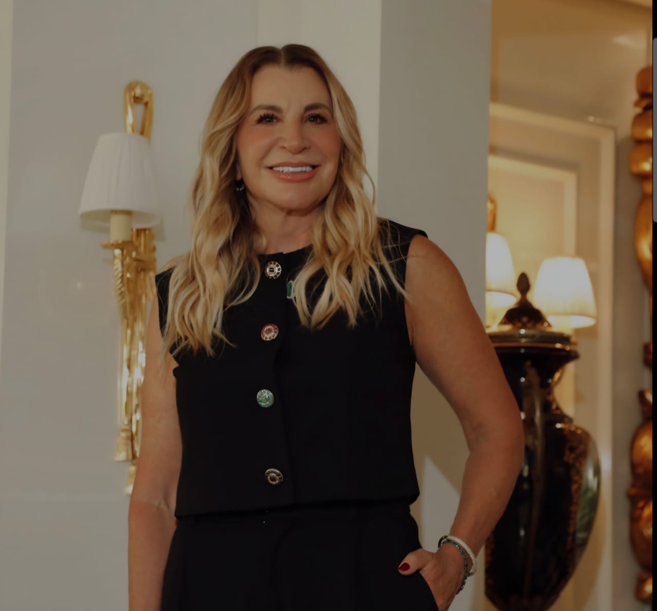 Empresária Vera Olivo, criadora da marca Lança Perfume, durante um workshop de tricô no projeto Elas no Nações Shopping