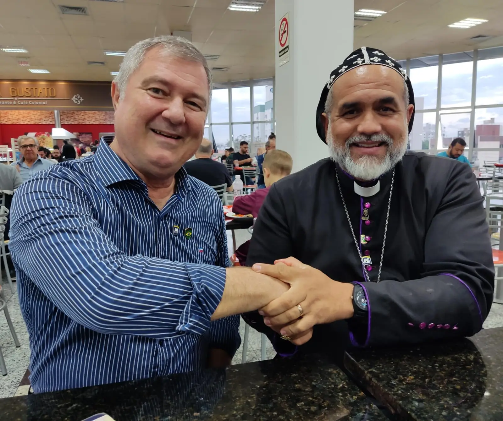 Padre Kelmon com seu representante de Criciúma Renato Rovaris